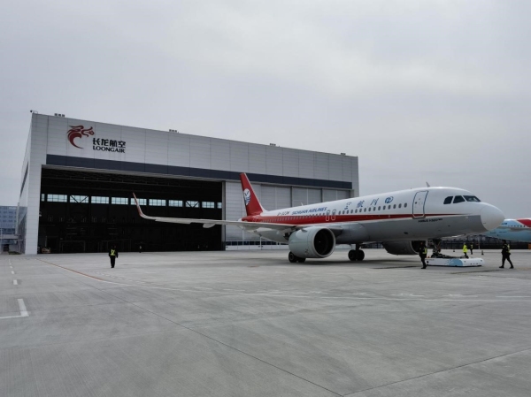 长龙航空支援保障四川航空A320NEO在杭首次换发工作